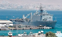 جنوح باخرتين وهبوط اضطراري لطائرة أردنية جراء الأحوال الجوية