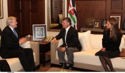 الملك والملكة يستقبلان وزير الخارجية الاسترالي