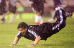 مارادونا يصف جروندونا بالأبله ويأمل في العودة للمنتخب يوما ما