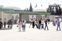 81 % من المواطنين : تحقيق النائب مكاسب شخصية يؤثر سلبيا على أدائه