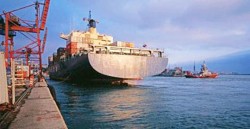 الحكومة تنهي قضية الباخرة "بنغاز" وتحيل أوراقها إلى وزير العدل