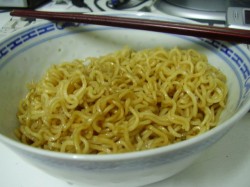 جدل في السعودية حول تأثير الشعيرية سريعة التحضير على المخ والكـلى