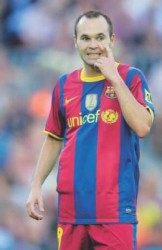 أندريس إنيستا رياضي العام في اسبانيا وأرقام مذهلة جداً للبرتغالي كريستيانو رونالدو