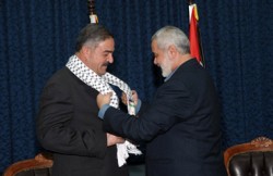 وفد عسكري اردني يزور غزة ويلتقي هنية