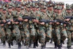 دراسة إعادة "خدمة العلم" لتشمل الذكور والإناث