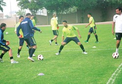 عدنان حمد: مهمتنا صعبة لكنها ليست مستحيلة فالكرة لا تخضع للمنطق