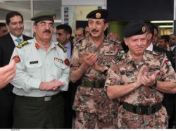 القائد الاعلى يزور المركز الجغرافي الملكي