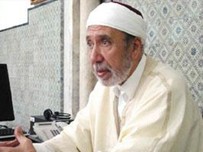 مفتي تونس يدعو إلى عدم الصلاة على المنتحرين حرقا