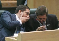 النواب يقر قانون الدراسات الدوائية وفشل المطالبة برد قانون "النقل البري"