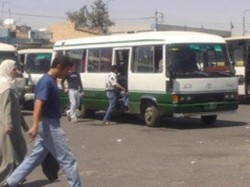 الحكومة تتراجع عن رفع أجور النقل العام