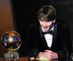 الأرجنتيني ميسي يحرز جائزة الكرة الذهبية 'فيفا' لأفضل لاعب 2010