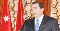 ما صحة تمليك مستثمر 200 دونم في دابوق بالمجان؟