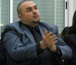 نجل عباس ينقل ابناءه من الضفة الى الاردن للدراسة