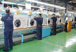 ارتفاع عجز الميزان التجاري 6.8% خلال 2010