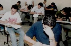 مخالفات بحق 42 طالبا بامتحانات الثانوية العامة بالكرك حتى اليوم