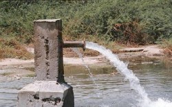 إيقاف ضخ مياه "نبع التنور" بعجلون لاختلاطها بمادة "زيبار"