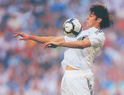 مورينيو لكاكا: "إنت شخص نقي السريرة"