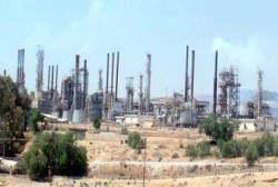نقابة العاملين في الصناعات البتروكيماوية تطالب بحقوق عمالها في مصفاة البترول