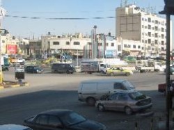 دوار حي معصوم: نقطة مرورية سوداء ومجالس بلدية الزرقاء المتعاقبة تتجاهل نزع خطورته