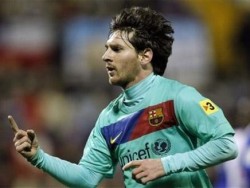 "الأعجوبة" ميسي .. يدفع ببرشلونة إلى صدارة الدوري الإسباني