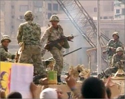 مصر: الاعداد لمسيرة مليونية من قلب القاهرة..البرادعي: نسعى للتواصل مع الجيش