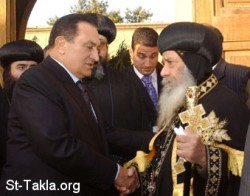 البابا شنودة: "اتصلنا بالرئيس وقلنا له كلنا معك والشعب معك"!!