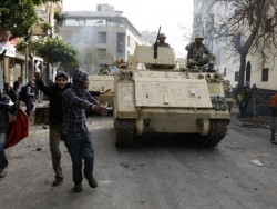 الجيش المصري للمتظاهرين: رسالتكم وصلت عودوا لبيوتكم