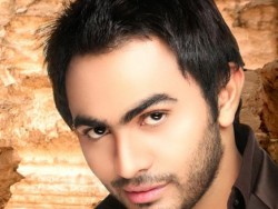 المغني المصري تامر حسني يتعرض للضرب في ميدان التحرير