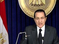 صحيفة بحرينية: مبارك صحته متدهورة ودخل في غيبوبة