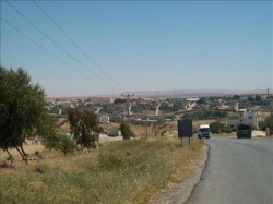 مواطنون بذيبان يطالبون بوقف استملاك شركة خاصة لواجهتهم العشائرية