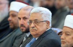 عباس يحظر على المسؤولين الفلسطينيين التعرض بالإساءة لأمير قطر وأركانه