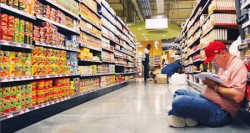 «حماية المستهلك»: تلاعب بالفواتير الجمركية لـ20 سلعة أساسية