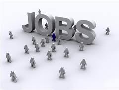 العشرات بالقطرانة يغلقون طريق مصنع الاسمنت للمطالبة بتوظيف ابنائهم