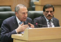 الحكومة تسحب قانون الموازنة..والبخيت يتعهد بالحوار مع المعلمين حول نقابتهم