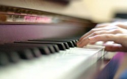 السفارة الأميركية تدعو مجددا إلى حفلات موسيقية رغم الاستهجانات السابقة