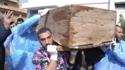 1800 قتيل من المتظاهرين في ليبيا و9 آلاف نازح بمنفذ السلوم البري