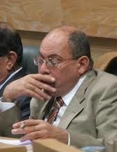 النائب الكوز: كل من يشارك في المظاهرات "نذل وحقير"