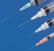 نقص حاد لإبر الفشل الكلوي في مستشفيات الصحة وارتفاع أسعارها بالقطاع الخاص