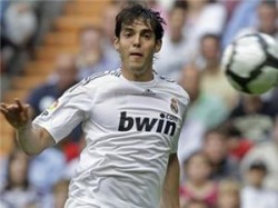 تشيلسي يضع دروجبا ضمن صفقة تبادلية مع ريال مدريد للتعاقد مع كاكا