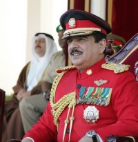 منع الاف المحتجين البحرينيين من الوصول إلى الديوان الملكي