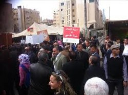 معتصمو الرأي:  خيمة الاعتصام نواة لحوارات وندوات سياسية