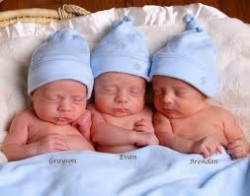 ولادة 3 توائم لسيدة عمرها 17 عاما في عين الباشا