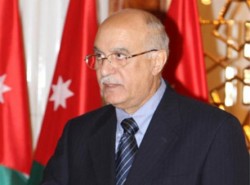 العدوان: الحكومة ستعيد هيكلة رواتب القطاع العام