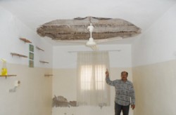 بيوت تتساقط على رأس سكانها في مناطق الطوال الشمالي والجنوبي