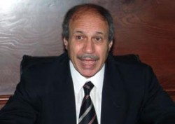 مصر: اشتباكات بالذخيرة الحية في محيط سجن طرة لتهريب وزير الداخلية السابق