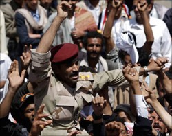 اشتباكات داخل صفوف الجيش اليمني في حضرموت