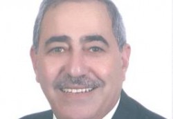 "المهن الطبية المساعدة" يعتصمون أمام النواب للمطالبة بنقابة