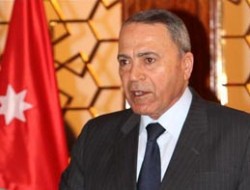 رئيس الوزراء يصل إلى القاهرة