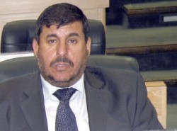 اطلاق نار على منزل النائب يحيى السعود وتحطيم سيارته من قبل مجهولين