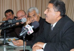 استقالة 16 عضوا من لجنة الحوار احتجاجا على قمع المتظاهرين